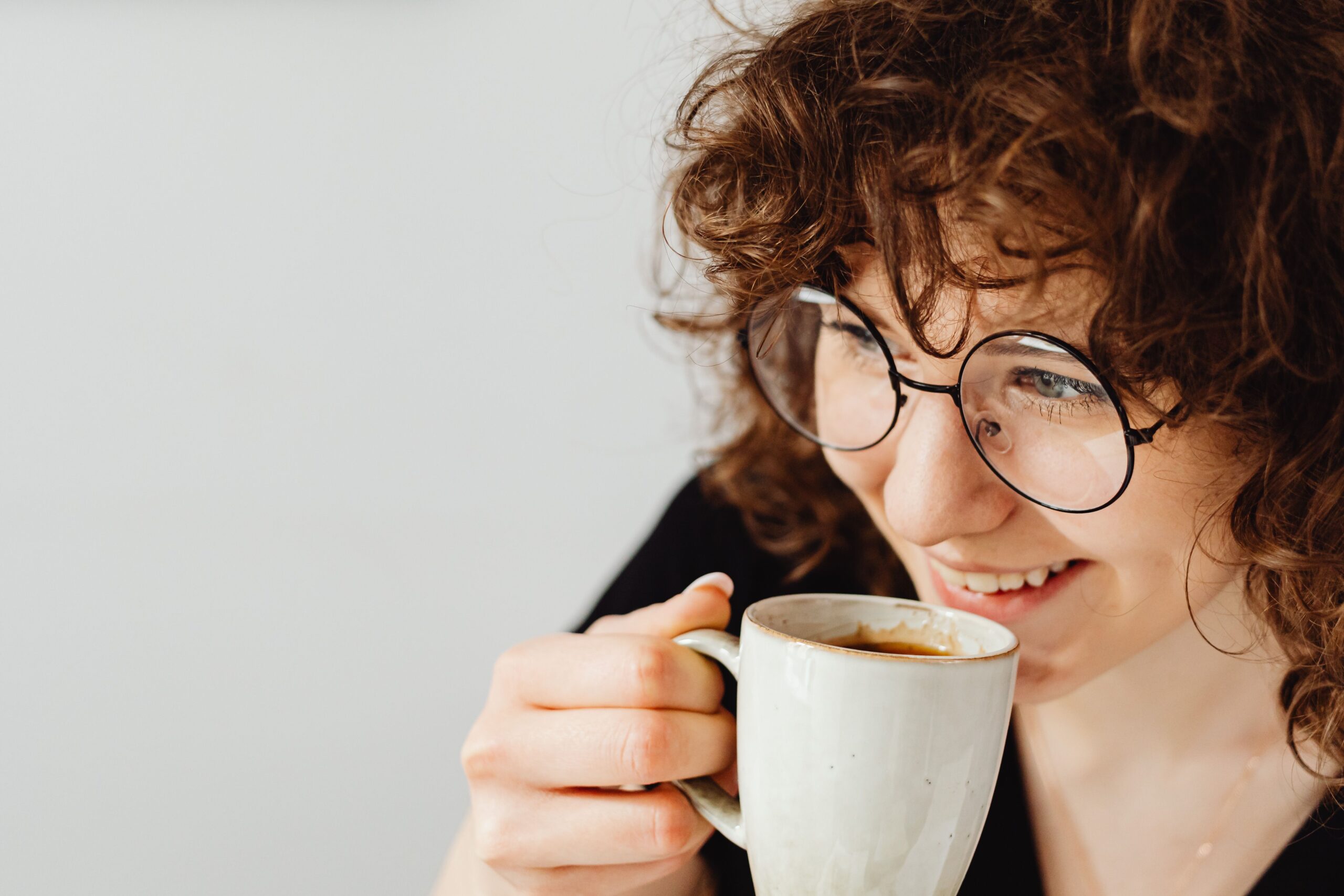 Kafa i glavobolja: Kako šolja utiče na žensko zdravlje