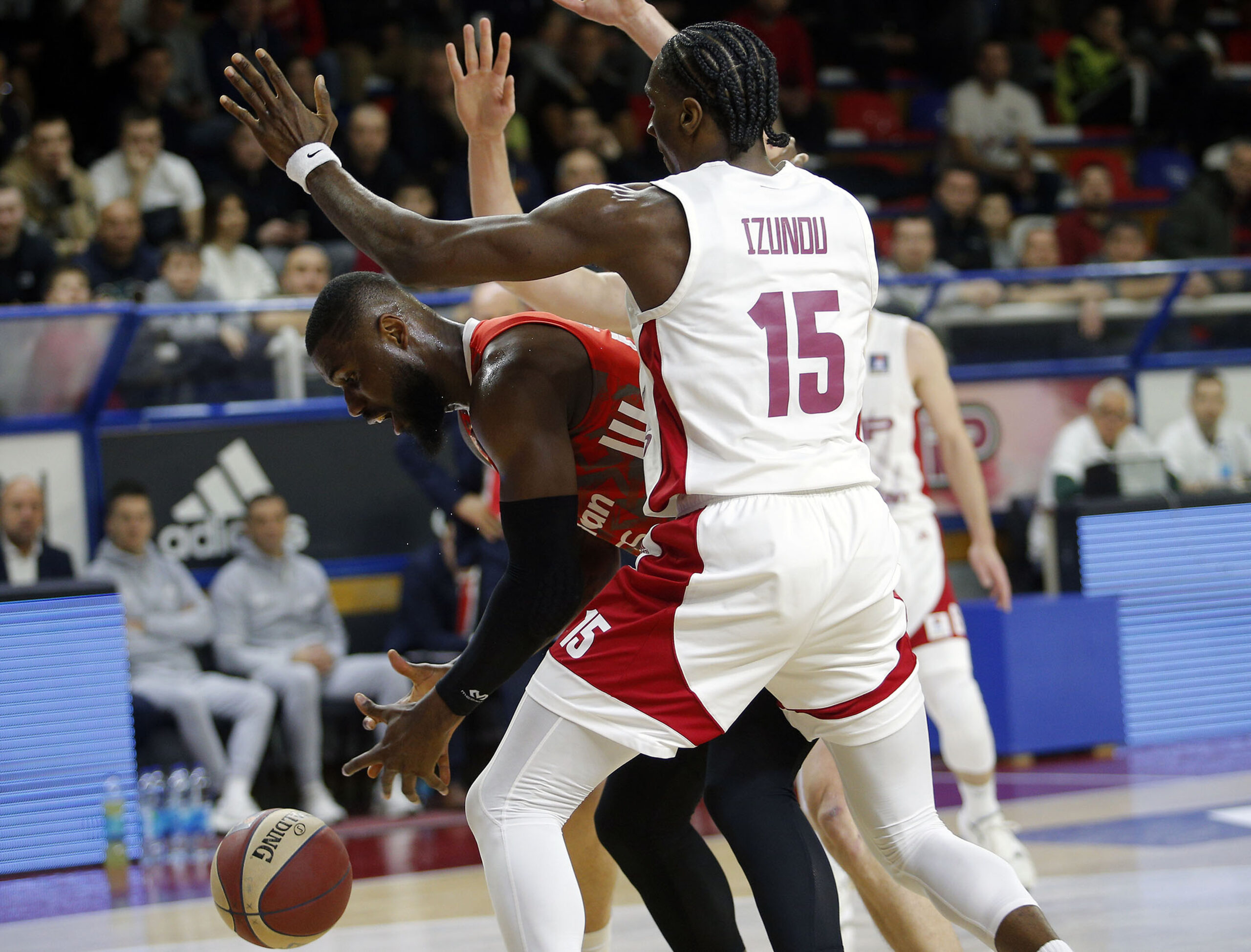 Kamerun pobedio Nigeriju 78:62: Zvezdin tandem Moneke i Izundu bez rešenja
