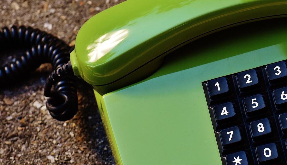 Mobilni telefoni sa tasterima: Šta znači kraj 2G mreže i ko će biti najviše pogođen