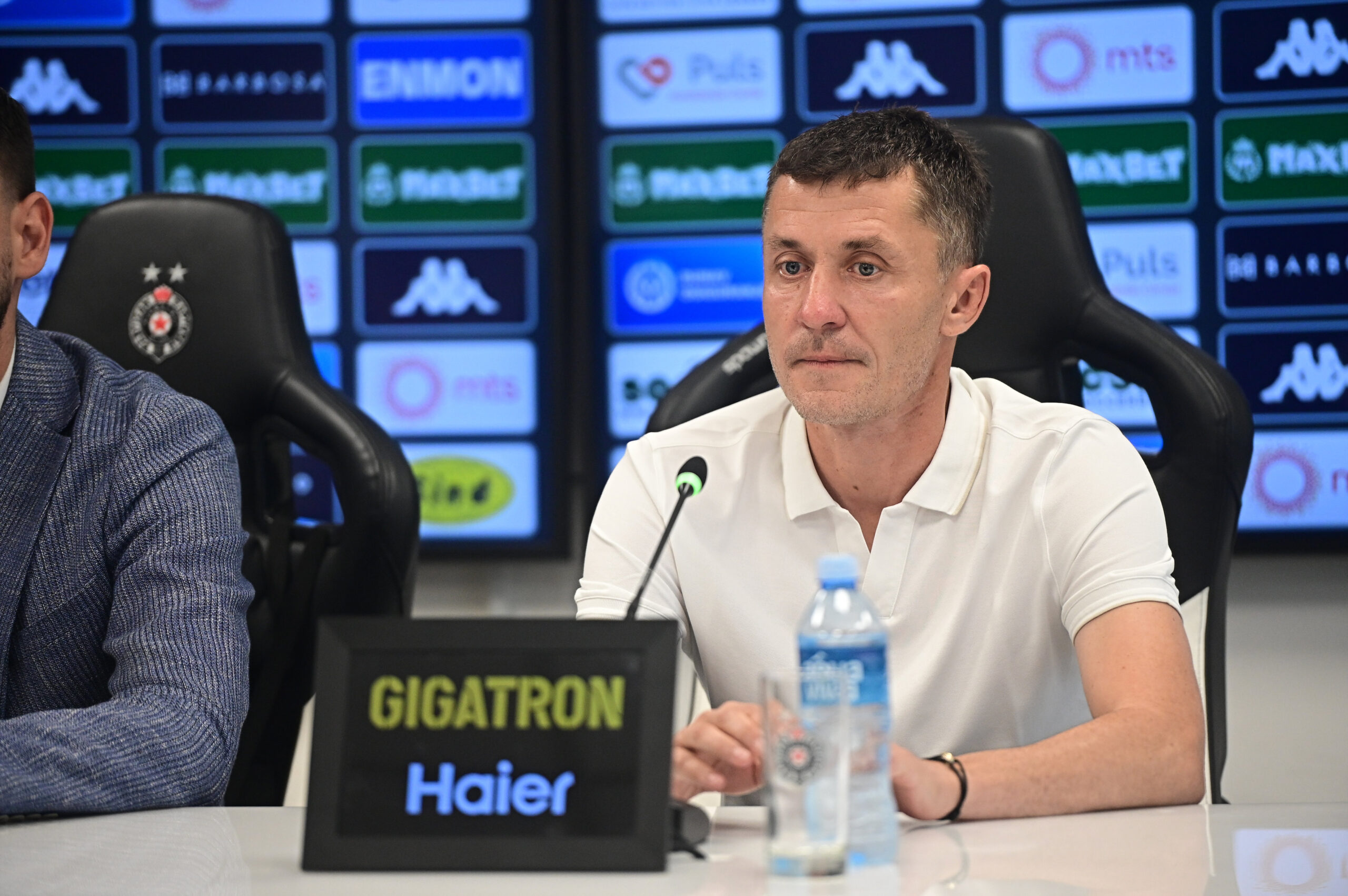 Navijači Partizana poslali snažnu poruku Saši Iliću: Transparent podrške na punom stadionu – Saša Ilić Partizan Hetafe
