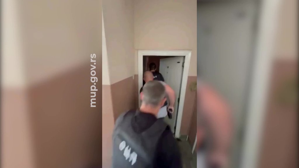 Snimak hapšenja hakera otkriva detalje: Upad inspektora i šok za članove grupe