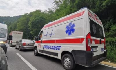 Gužve na obilaznici kod Surčina: Vozilo udarilo u signalizaciju, policija reguliše saobraćaj – nesreća na obilaznici kod Surčina
