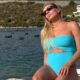 KAKO ANABELA ATIJAS ODUŠEVLJAVA U ŠESTOJ DECENIJI: Pevačica podelila snimak sa plaže, fanovi komentarišu njen izgled (FOTO) – Anabela Atijas Instagram