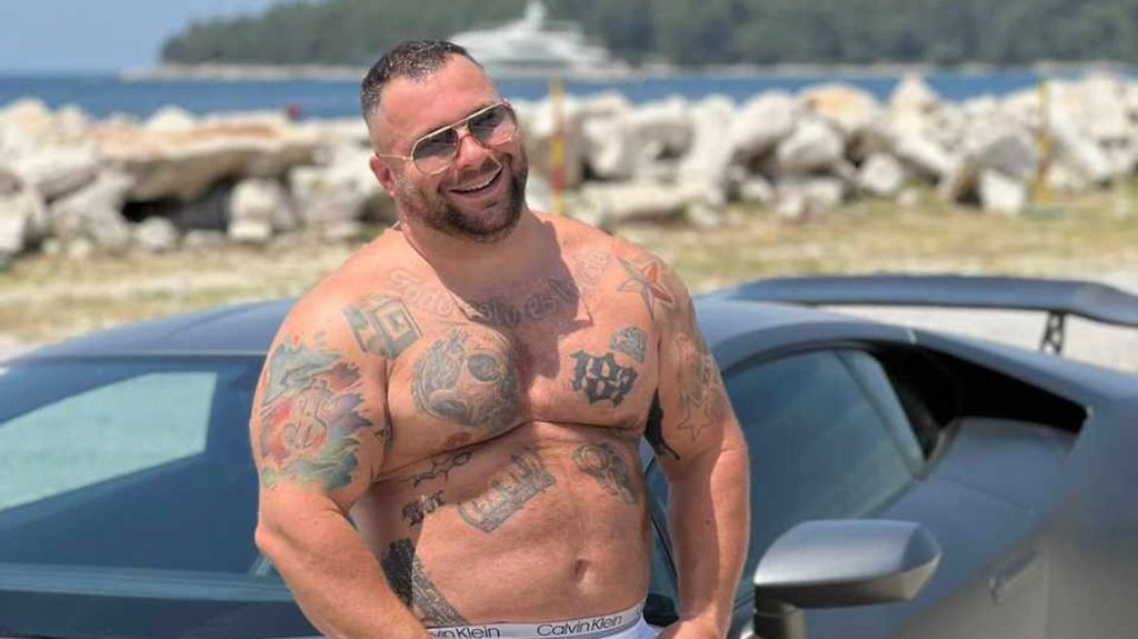 KONTROVERZE PRATE ADMIRA ARNAUTOVIĆA ŠMRKA: Detalji incidenta kada ga je supruga ranila zbog afere (FOTO) – napad u BiH