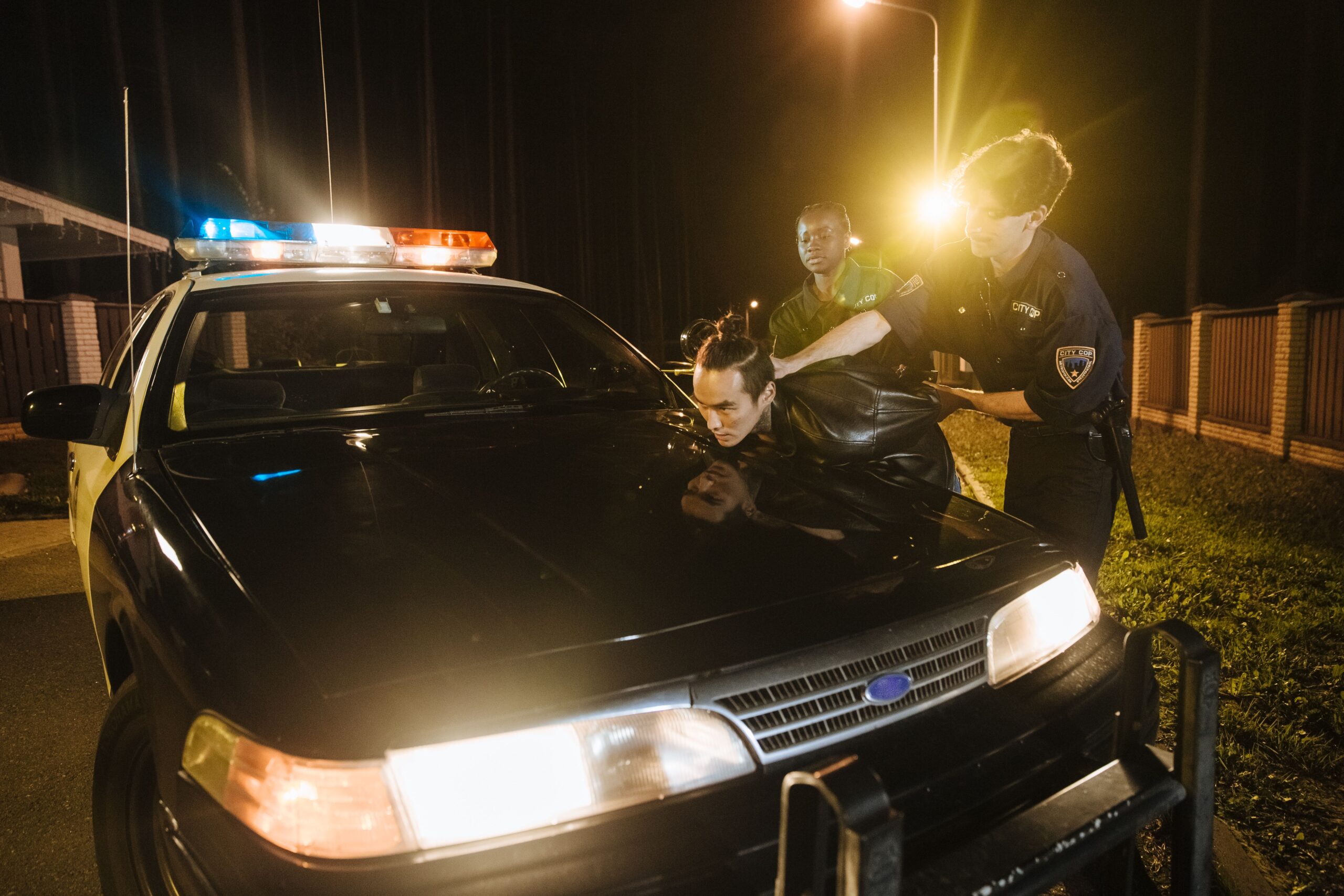 Milo Yiannopoulos u pritvoru Imigracione i carinske službe – Milo Yiannopoulos pritvor