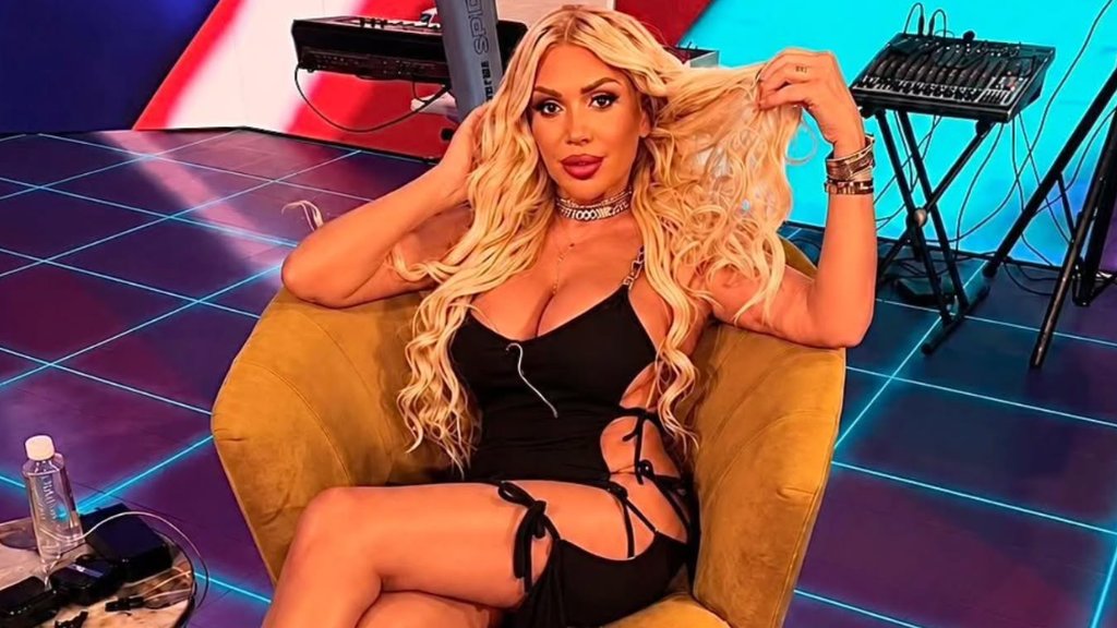 NEOČEKIVANO VELIKA PAŽNJA NA DRUŠTVENIM MREŽAMA: Ljiljana Stevanović podelila provokativne kadrove, snimci završili na sajtovima za odrasle (FOTO)