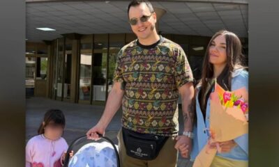 PORODIČNI TRENUTAK NA KOJI SU MNOGI ČEKALI: Aleksa Balašević prvi put sa sinom Đorđem na moru, podelio emotivnu fotografiju (FOTO) – Aleksa Balašević sa sinom