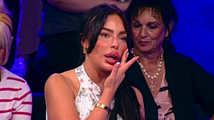 SVAKO JEDE SVOJU GORKU PILULU: Sofija Janićšijević odgovorila na kritike u emisiji Elita - Narod pita (FOTO) – emisija Elita - Narod pita