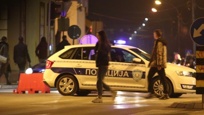 Mladić napadnut na železničkoj stanici u Batajnici: Pokušaj pljačke doveo do ozbiljnih povreda – napad u Batajnici