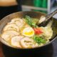 Ramen sa račićima i jajima: Inspirativan obrok za posebne prilike