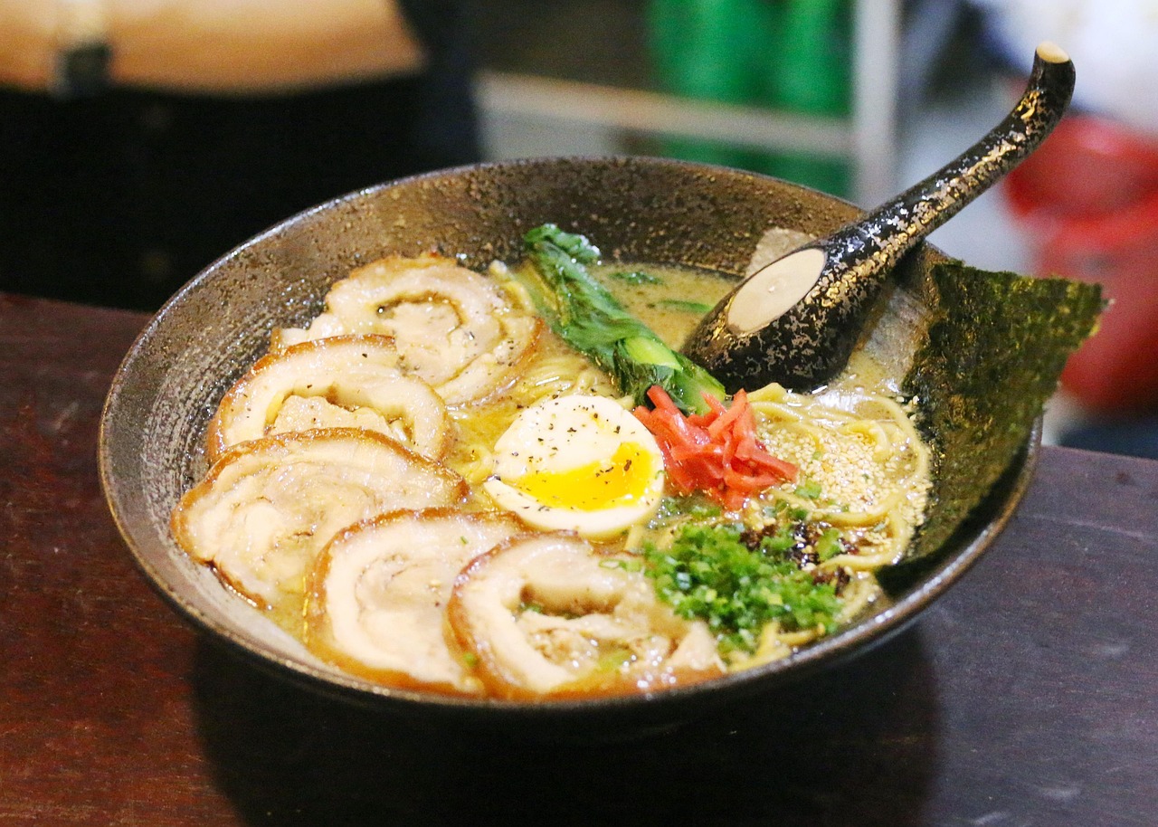 Ramen sa račićima i jajima: Inspirativan obrok za posebne prilike