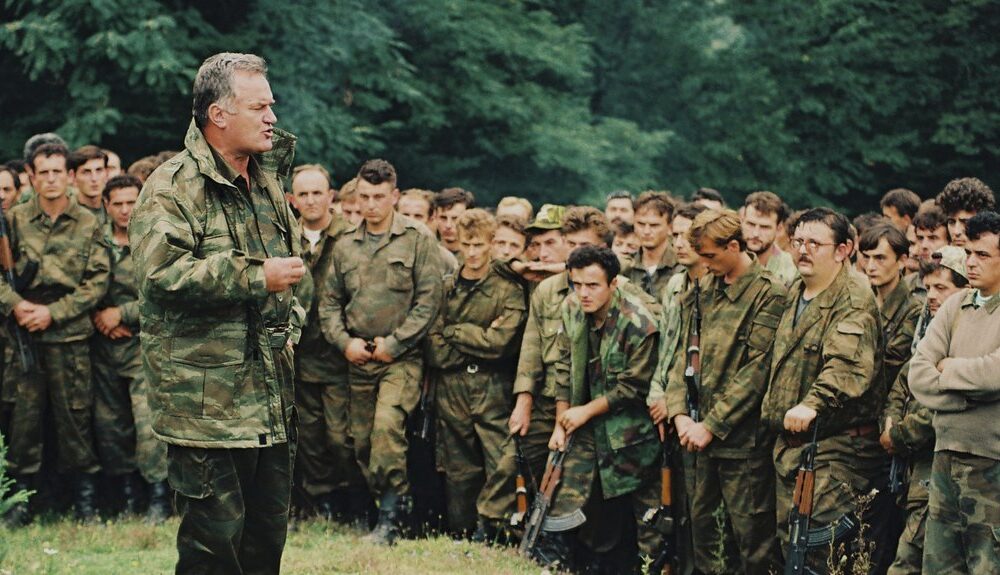 Ratko Mladić i evakuacija civila iz Srebrenice: Šta pokazuju autentični snimci (VIDEO)