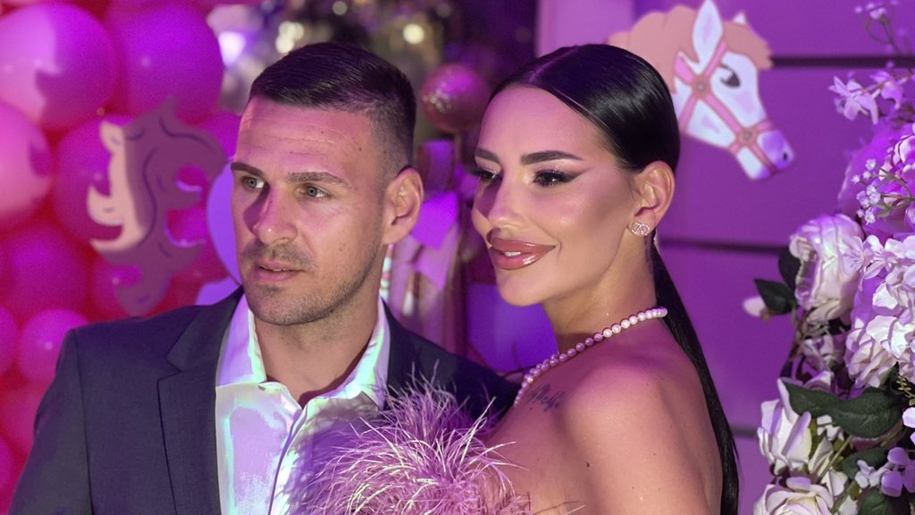 KATARINA GRUJIĆ OTVORENO O TROŠENJU NOVCA: Pevačica otkrila zašto ne krije kupovine od supruga (FOTO) – Katarina Grujić troši novac