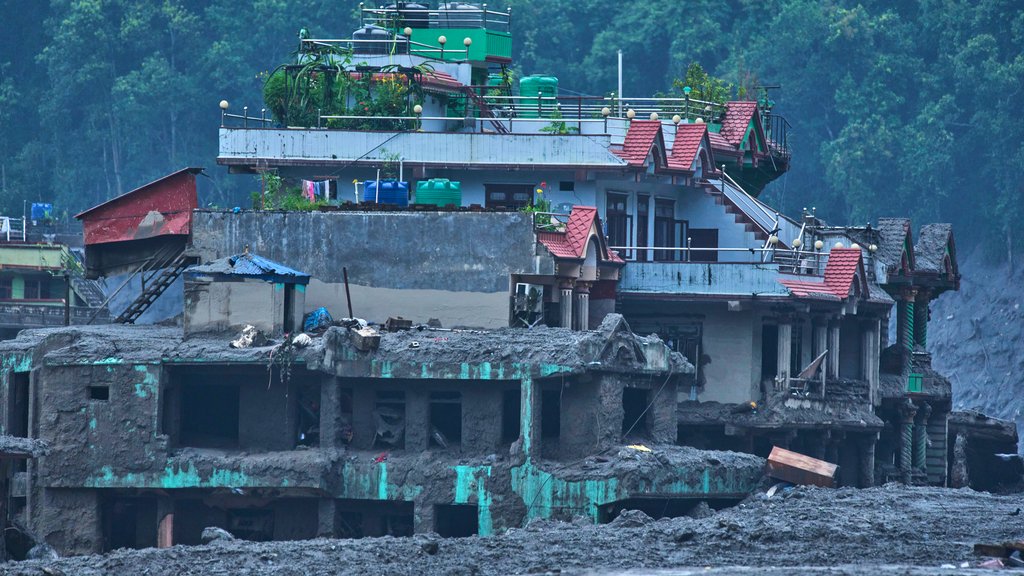 Poplave u Nepalu: Direktor škole evakuisao 900 učenika pre dolaska bujice