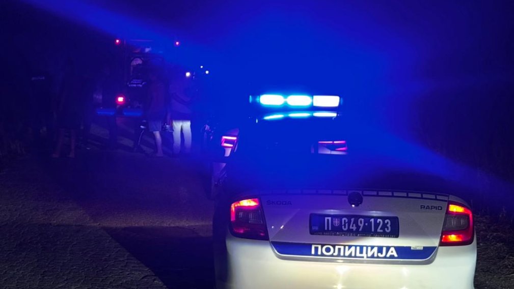 Automobil se prevrnuo i zapalio kod Požege: Potpuna obustava saobraćaja – automobil u plamenu