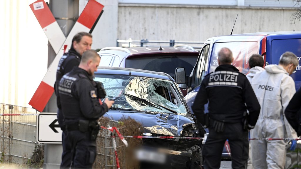 Napad nožem na ulici u Erkneru, ženska osoba izgubila život – napad nožem u Erkneru