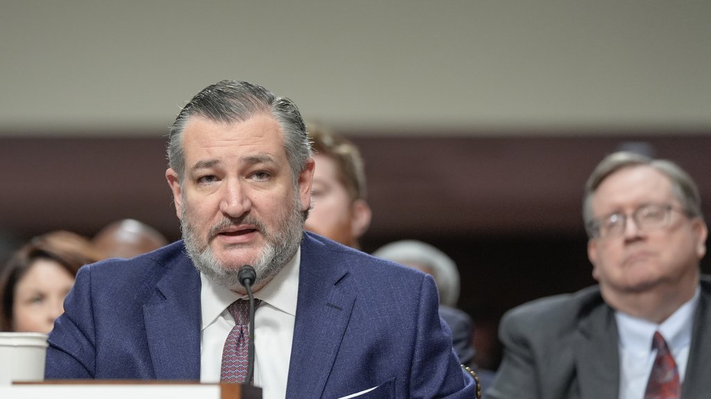 Senator Ted Kruz predlaže naoružavanje iranskih demonstranata i Kurda za promenu režima