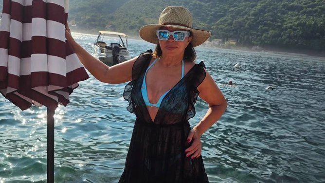 KAKO JE NEDA UKRADEN ODRŽALA LINIJU U OSMOJ DECENIJI: Pevačica otkrila ishranu baziranu na proteinima i posebnom napitku (FOTO) – ishrana Nede Ukraden