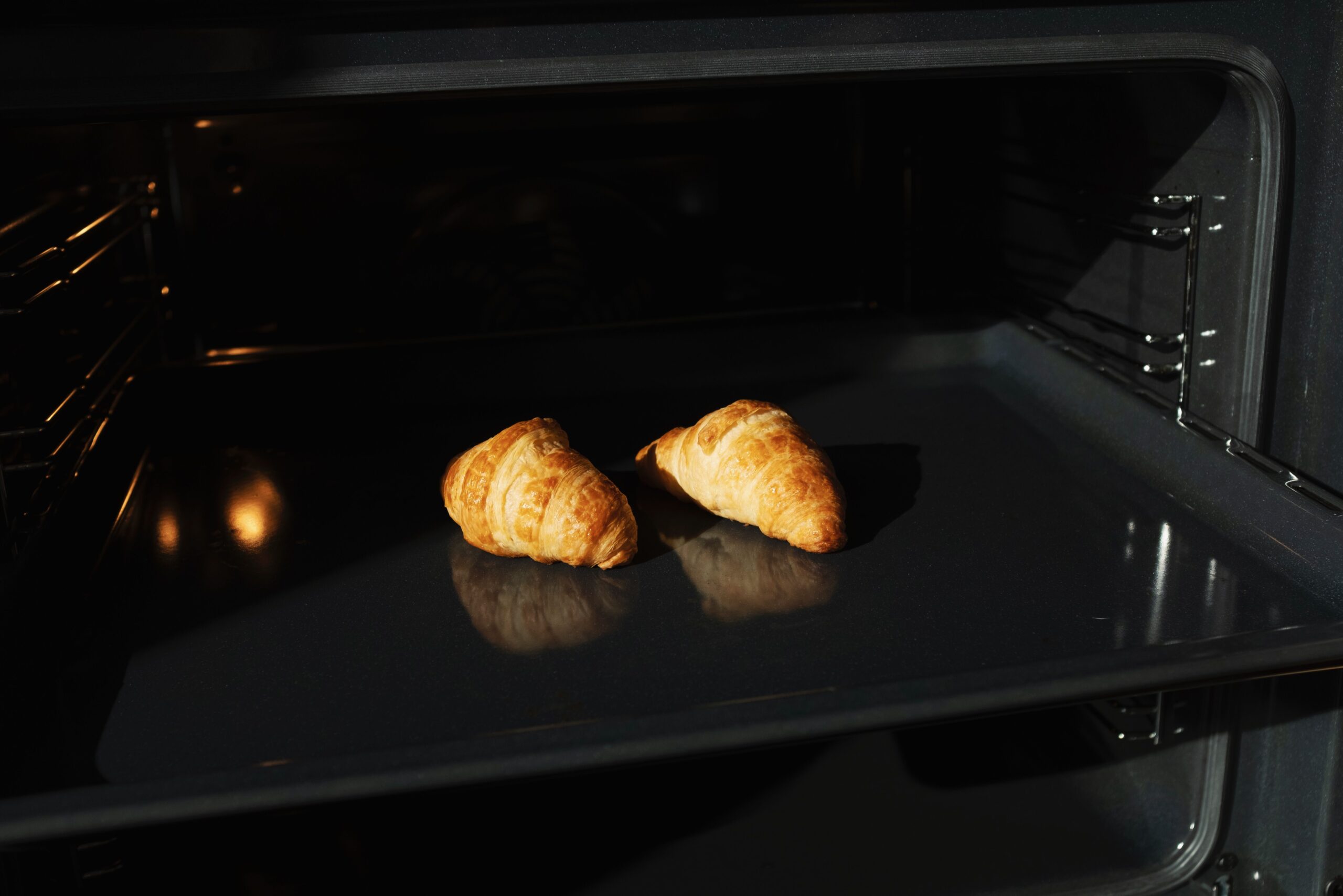 Kako napraviti domaće kroasane koji ostaju mekani i ukusni (VIDEO) – recept za domaće kroasane