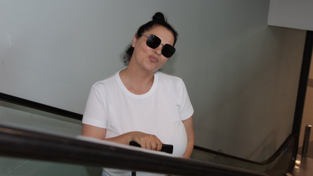 OD SKROMNOG DETINJSTVA DO LUKSUZA: Jana Todorović pokazala porodičnu kuću iz Babinog Mosta, suprug Ivan čuva privatnost (FOTO) – kuća iz Babinog Mosta