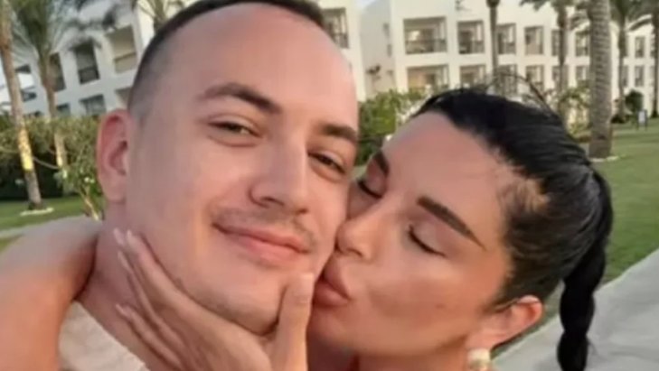 PORODIČNA SREĆA U DOMU MIRČETA RADULOVIĆA: Prva fotografija male Elene sa kumom Katarinom raznežila pratioce (FOTO) – porodica Mirčeta Radulovića