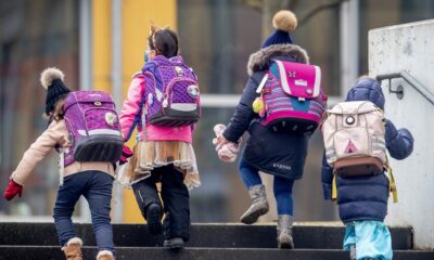 Povratak đaka u školske klupe: Kako roditelji mogu da pomognu deci da steknu radne navike