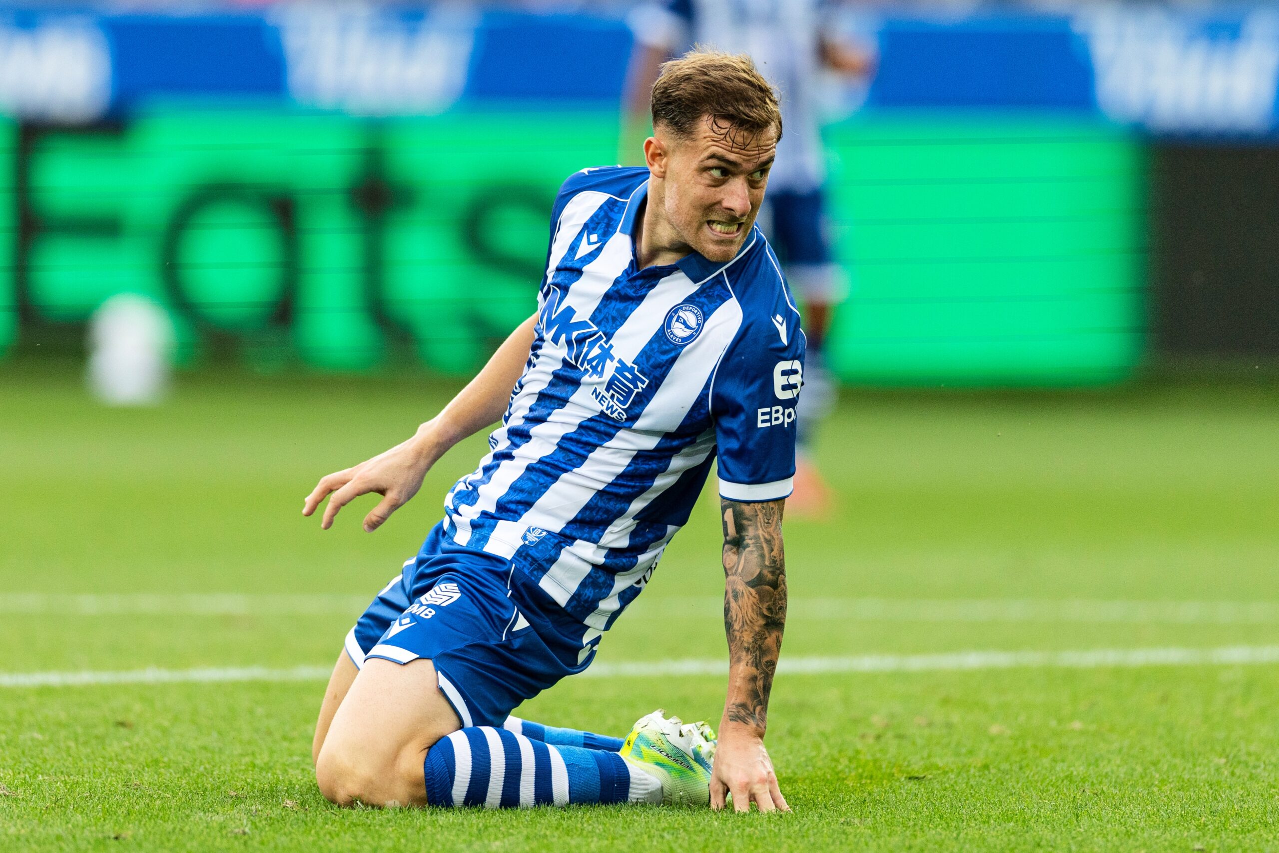 Toni Martínez propušta nekoliko mečeva za Alavés: Povreda menja napad tima – Toni Martínez Alavés povreda