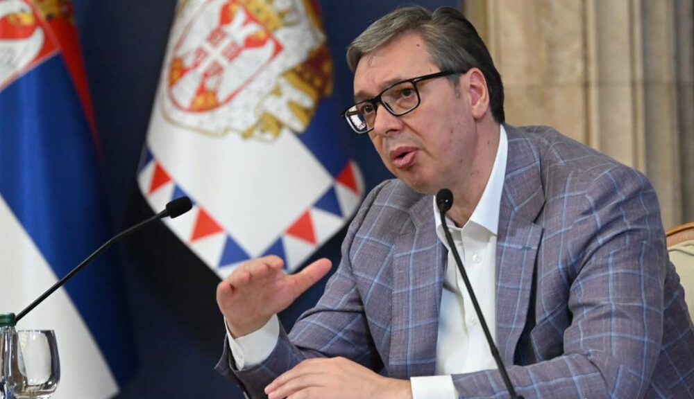 Aleksandar Vučić pokreće podkast, Miroslav Muta Nikolić prvi gost u petak – podkAVst Aleksandar Vučić