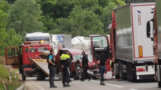 Sudar dva kamiona kod Kragujevca: Preusmeravanje saobraćaja posle nezgode – sudar kamiona kod Kragujevca