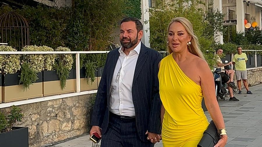 BIZNISMEN BOJAN KARIĆ PONOVO U JAVNOSTI: Na proslavi kod Aleksandre Prijović sa suprugom Mašom Karić (FOTO) – Bojan Karić na proslavi kod Aleksandre Prijović