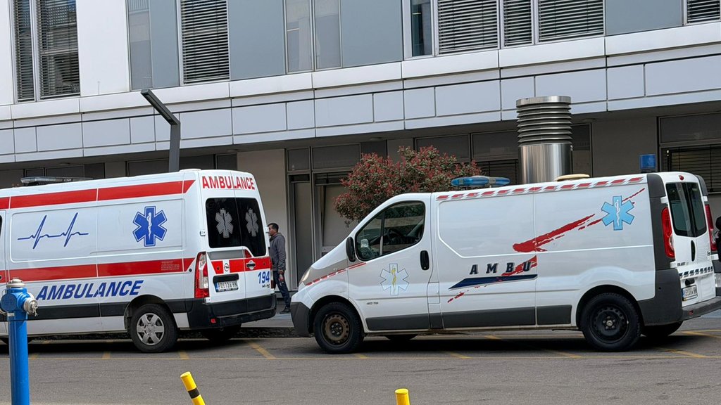 Dvojica motociklista povređena u Beogradu: Intenzivna noć za Hitnu pomoć – Hitna pomoć Beograd