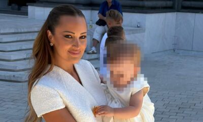 EMOTIVNI TRENUTAK NA ROĐENDANU ALEKSANDRE PRIJOVIĆ: Prva fotografija sa ćerkom Arijom posle krštenja (FOTO) – krštenje Arije Prijović