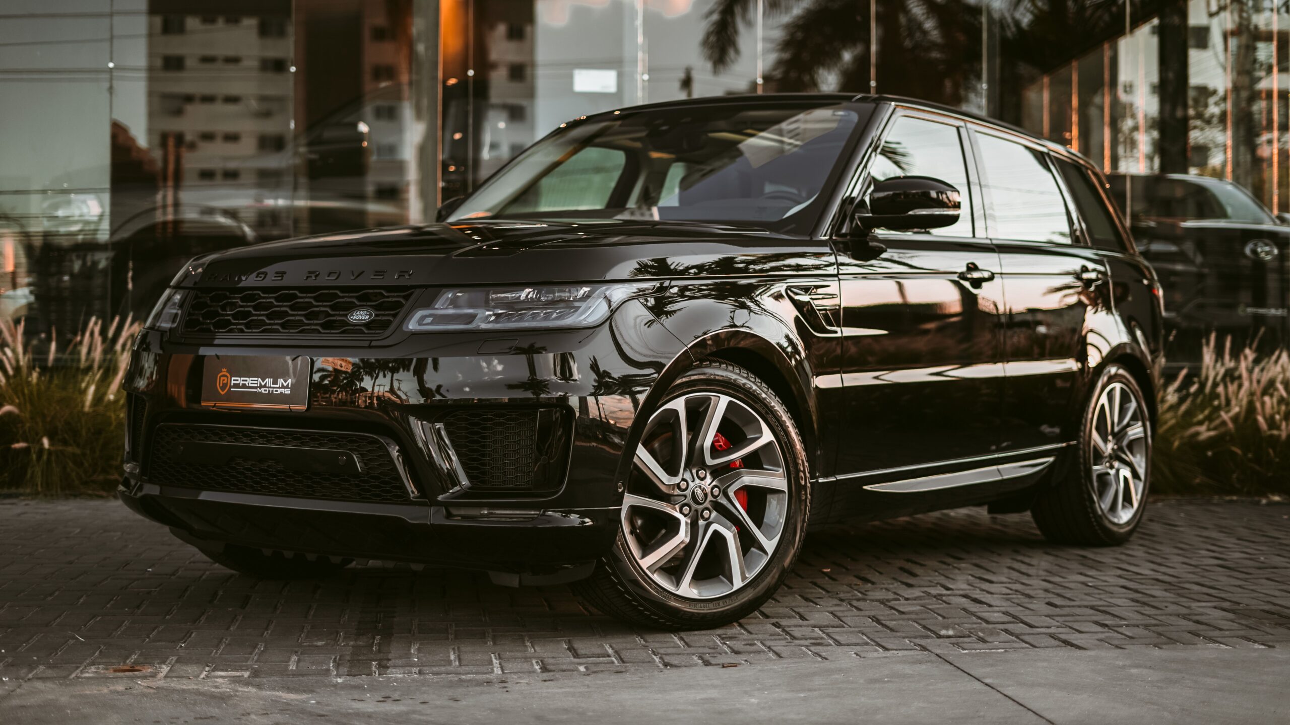 Jaguar Land Rover lansirao prvi električni Range Rover sa cenom od 154.070 funti