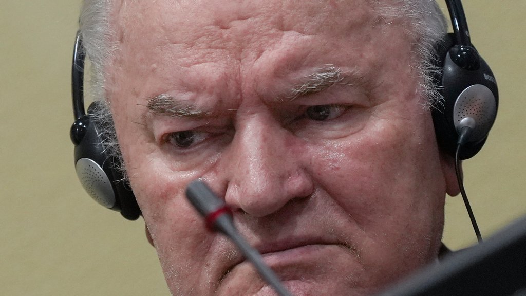 Porodica preuzima telo generala Ratka Mladića, dolazak u Srbiju najavljen – preuzimanje tela generala Ratka Mladića