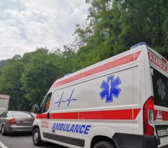 Saobraćajna nezgoda u Mladenovcu: Deca nepovređena, tri odrasle osobe povređene