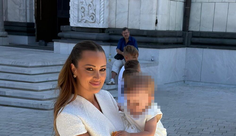 SVE JE PROTEKLO U NAJSTROŽOJ TAJNOSTI: Aleksandra Prijović i Filip Živojinović krstili ćerku Ariju u krugu porodice (FOTO) – krštenje ćerke Arije