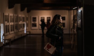 Umetnica Jovana Čavorović predstavila radove na izložbi u Muzeju primenjene umetnosti – izložba ma: međuprostor