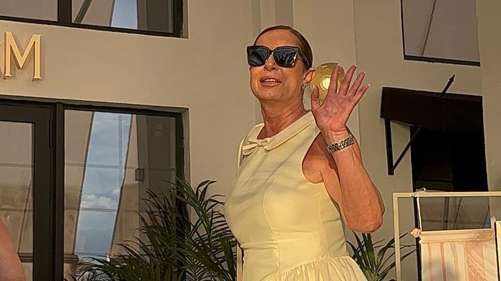 ZORICA NAKIĆ RETKO SE POJAVLJUJE U JAVNOSTI: Na slavlju za unuku Ariju zablistala u elegantnom izdanju (FOTO) – Arija Živojinović