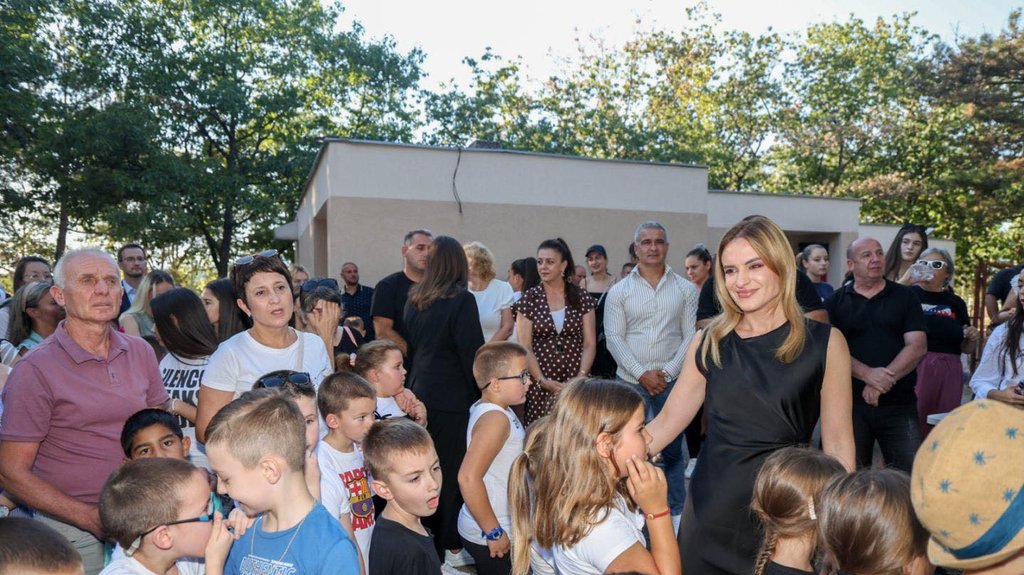 Ministarka Đurđević Stamenkovski na dečjem festivalu: Svako dete zaslužuje jednake šanse – dečji festival na Oblačinskom jezeru