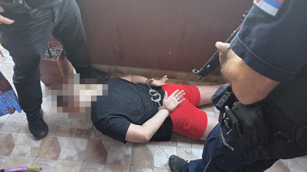 Dramatično hapšenje u Šapcu: Begunac koristio dete kao štit – napad u Šapcu