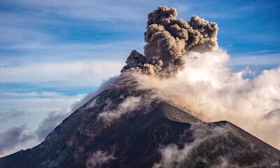 Erupcija vulkana u Indoneziji obustavila letove na glavnom aerodromu