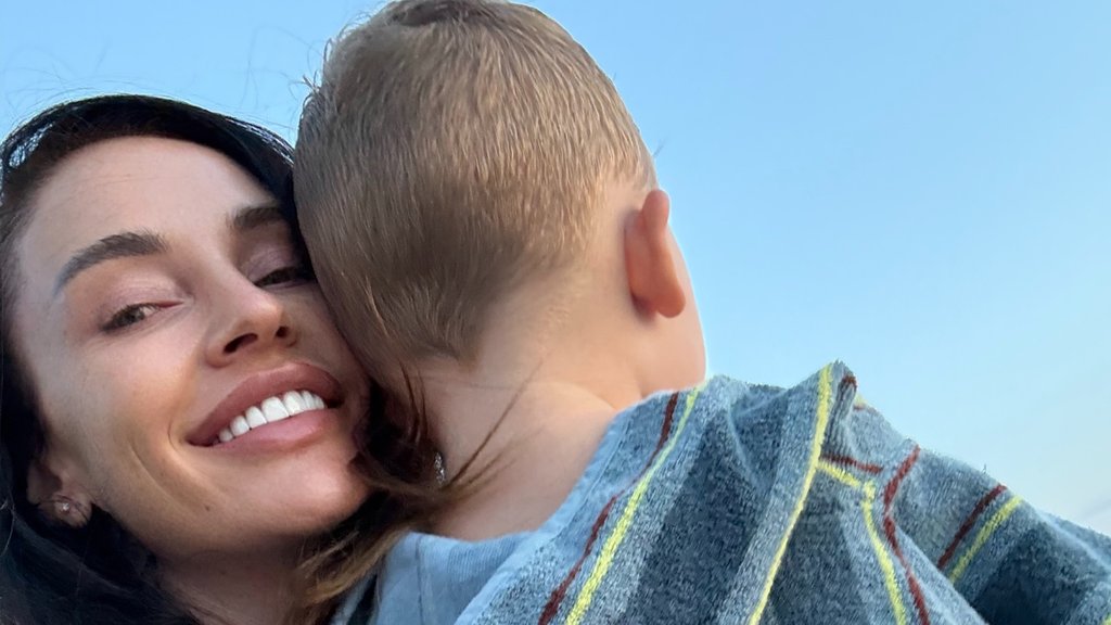 KATARINA ŽIVKOVIĆ OTVORENO O MAJČINSTVU I KARIJERI: Pevačica otkrila da je spremna za proširenje porodice i najavila nove pesme (FOTO) – Katarina Živković majčinstvo