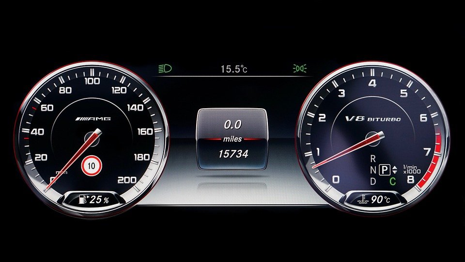 Signal za servis na tabli: Ignorisanje može izazvati skupe kvarove na vozilu