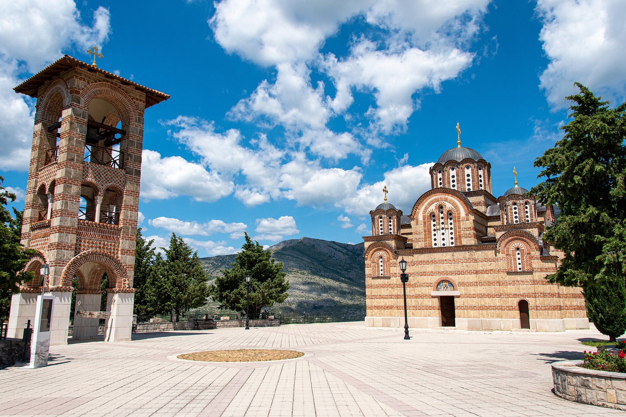 Fotografije srpskih manastira Gorana Sivačkog izložene u Gračanici – izložba fotografija srpskih manastira Gorana Sivačkog