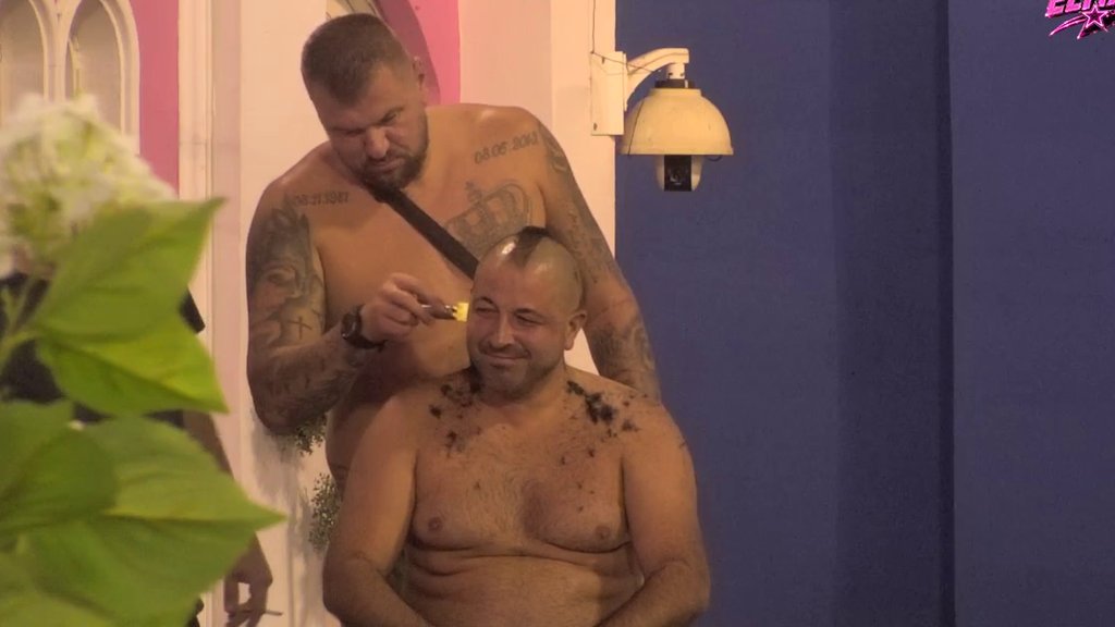 KAKO JE JANJUŠ POSTAO FRIZER U RIJALITIJU: Prvo šišanje Bureka izazvalo komentare ukućana (VIDEO)