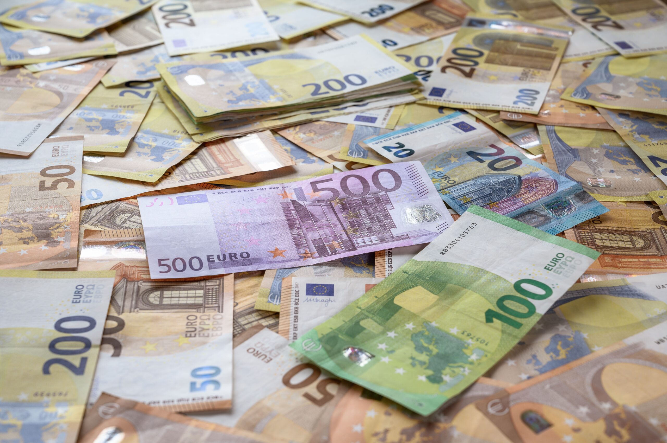 Kupovna moć određuje prag bogatstva: Luksemburg 175.000 evra, Srbija 20.518 evra