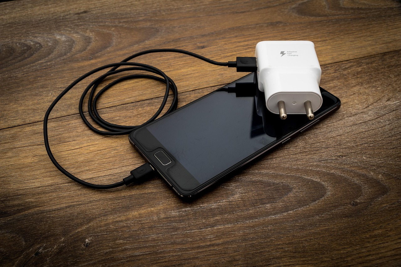 Anker predstavio smart display charger sa inovativnim ekranom za praćenje punjenja