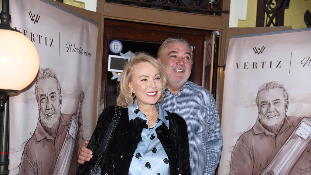 IMOVINA KOJA PRIVLAČI PAŽNJU: Svi stanovi i vile Lepe Brene i Bobe Živojinovića na jednoj listi (FOTO)