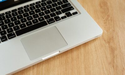 Kako da desnim klikom upravljate na MacBook uređaju bez miša ili dodatnih alata – desni klik na MacBook