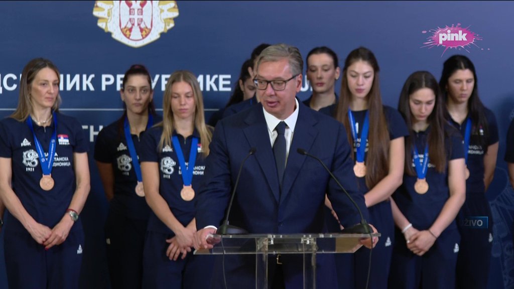 Predsednik Vučić organizovao prijem za bronzane odbojkašice Srbije